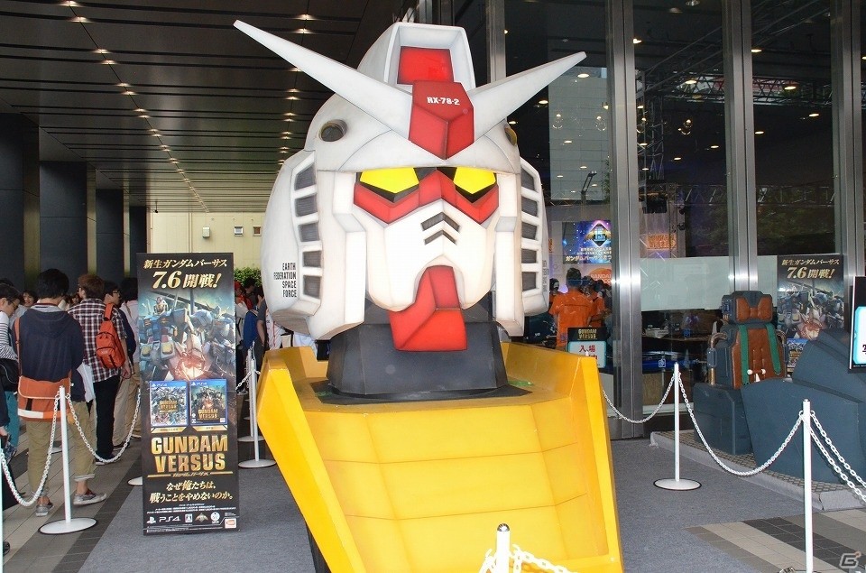 出演声優陣によるトークショーや「GUNDAM VERSUS」世界最速大会が行われた「ガンダムバーサスまつりin秋葉原」をレポートの画像1