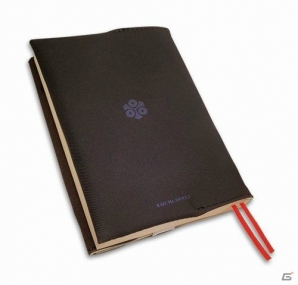 「大逆転裁判」より亜双義のブックカバーやカフェスタイルのアクリルキーホルダーがカプコン直営店舗限定で発売決定！の画像4