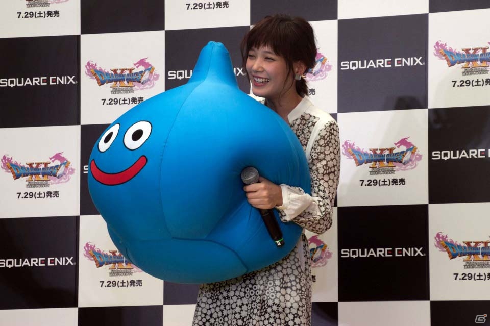 ゲームの話で撮影中は本田翼さんもハイテンションに！5組の著名人たちがそれぞれの個性で演じた「ドラゴンクエストXI　過ぎ去りし時を求めて」新CM発表会が開催の画像12