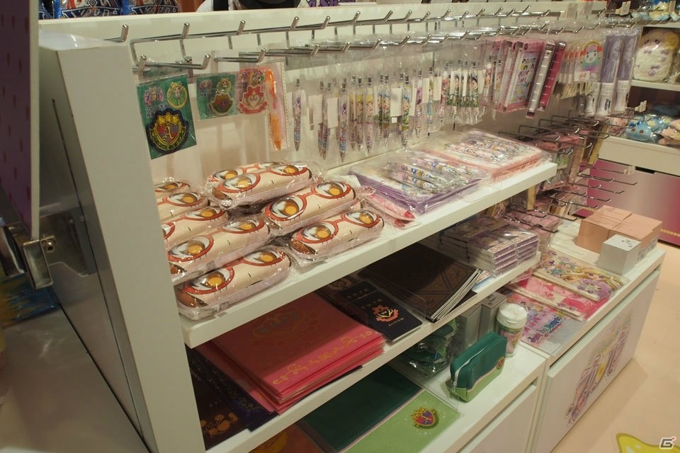 「アイドルタイムプリパラ」に加え「プリティーリズム」シリーズの商品も！「プリズムストーン プリパラショップ 東京駅店」内覧会レポートの画像23