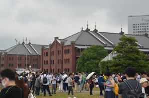 みなとみらい一帯が黄色に染まった「ピカチュウ大量発生チュウ！」をレポート！“ミュウツー”のレイドバトルの様子もお届けの画像15