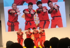 【TGS 2017】地球人最強？！のゲスト・亀田興毅やコロチキが「ドラゴンボールZ ドッカンバトル」ステージにてチャレンジバトルに挑戦！の画像12