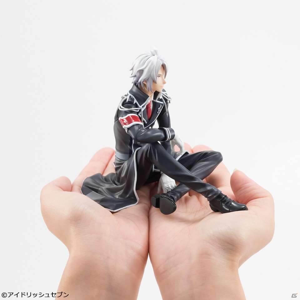 「アイドリッシュセブン」TRIGGERが男の色気たっぷりに“てのひらサイズ”で登場！1stシングル「SECRET NIGHT」の衣装を再現の画像7