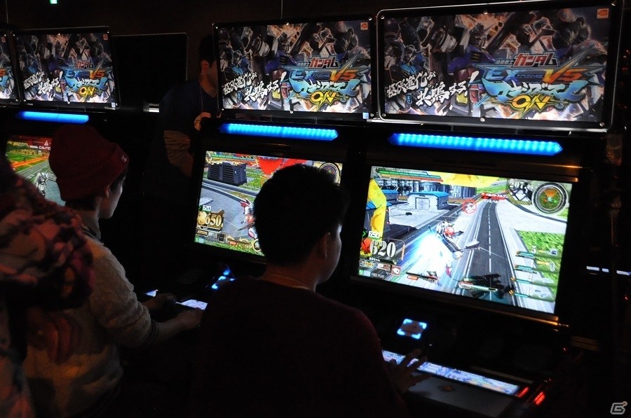 「機動戦士ガンダムEXVS.MB ON」プレイヤー同士が実際に顔を合わせるからこそ生まれる盛り上がり！新機体の発表も行われた「極限感謝祭2017」レポートの画像4