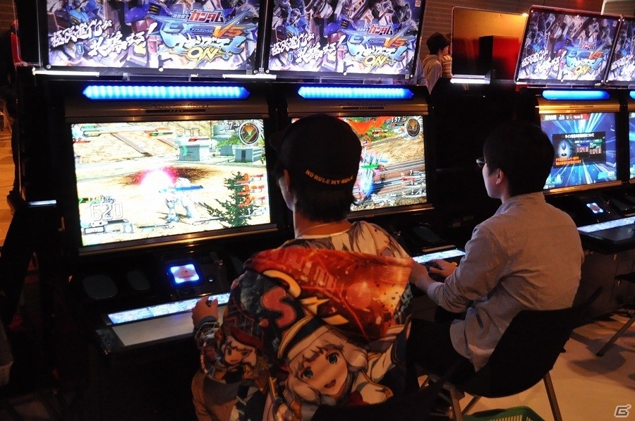 「機動戦士ガンダムEXVS.MB ON」プレイヤー同士が実際に顔を合わせるからこそ生まれる盛り上がり！新機体の発表も行われた「極限感謝祭2017」レポートの画像5