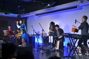 軌跡シリーズやイースなどの名曲をアコースティックアレンジで披露した「ファルコム アコースティッククリスマス」の画像16