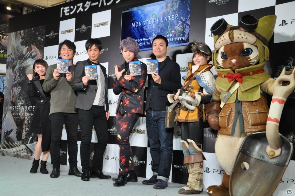 ハンターたちが早朝の渋谷に集合！井上聡さん、歌広場淳さんも駆けつけた「モンスターハンター：ワールド」発売記念カウントダウンイベントをレポートの画像1