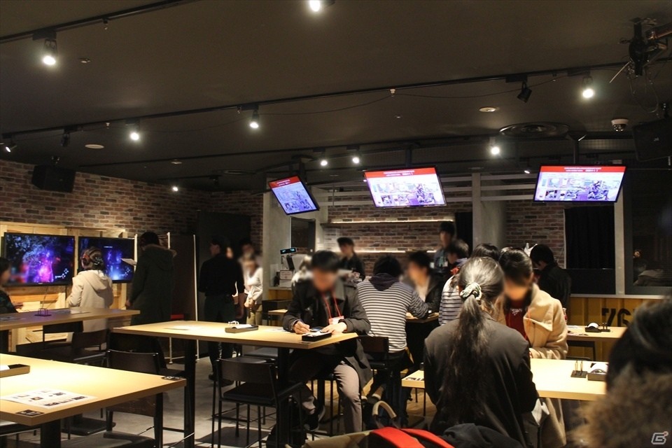 「コードヴェイン」の試遊やコラボドリンクを堪能できる「GOD EATER 8th ANNIVERSARY CAFE with CODE VEIN」をレポートの画像2