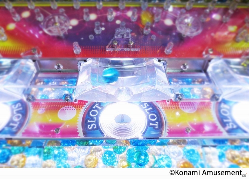 マーブル（ガラス球）が煌びやかに駆け巡る！プッシャー型メダル