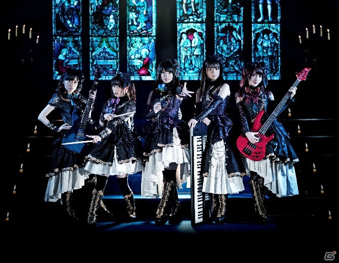 「バンドリ！ ガールズバンドパーティ！」PoppinʼParty＆Roseliaキャスト実写ラッピングの山手線が運行中！の画像1