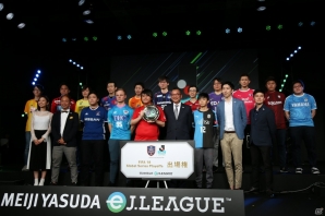 Jリーグが主宰する初のeスポーツ大会「明治安田生命eJ.LEAGUE」の決勝トーナメントが開催―かーる選手（浦和レッズ）が初代王者に！の画像21