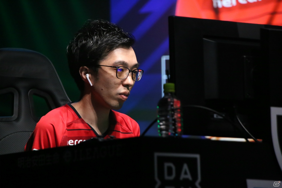 Jリーグが主宰する初のeスポーツ大会「明治安田生命eJ.LEAGUE」の決勝トーナメントが開催―かーる選手（浦和レッズ）が初代王者に！の画像10
