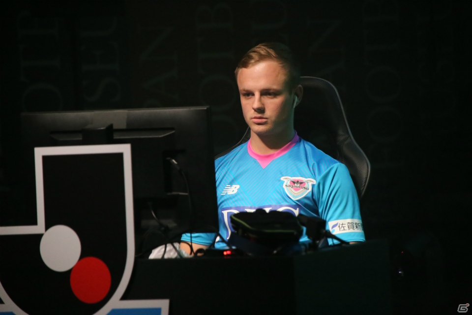 Jリーグが主宰する初のeスポーツ大会「明治安田生命eJ.LEAGUE」の決勝トーナメントが開催―かーる選手（浦和レッズ）が初代王者に！の画像17