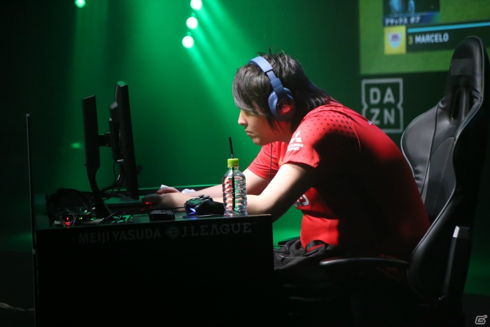 Jリーグが主宰する初のeスポーツ大会「明治安田生命eJ.LEAGUE」の決勝トーナメントが開催―かーる選手（浦和レッズ）が初代王者に！の画像18