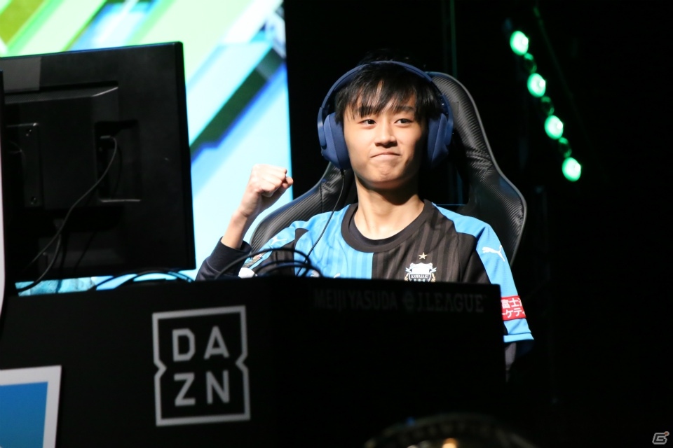 Jリーグが主宰する初のeスポーツ大会「明治安田生命eJ.LEAGUE」の決勝トーナメントが開催―かーる選手（浦和レッズ）が初代王者に！の画像8