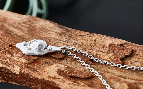 ドラゴンクエスト」はぐれメタルをモチーフにしたシルバーアクセサリー