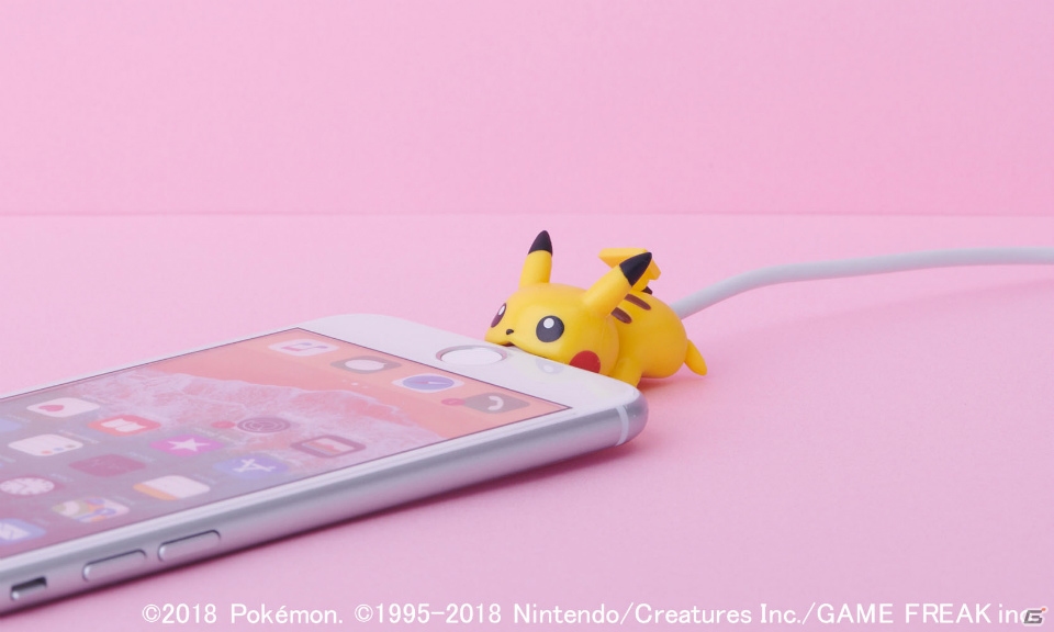 ピカチュウたちがiPhoneにガブッ!と噛みつくケーブル用アクセサリー「ケーブルバイト ポケモン」が8月10日発売の画像