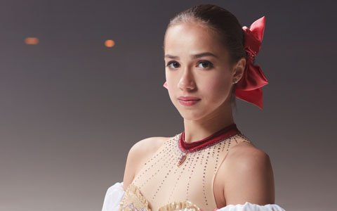 「マギアレコード」女子フィギュア金メダリストのアリーナ・ザギトワ選手を起用した1周年CMが公開！