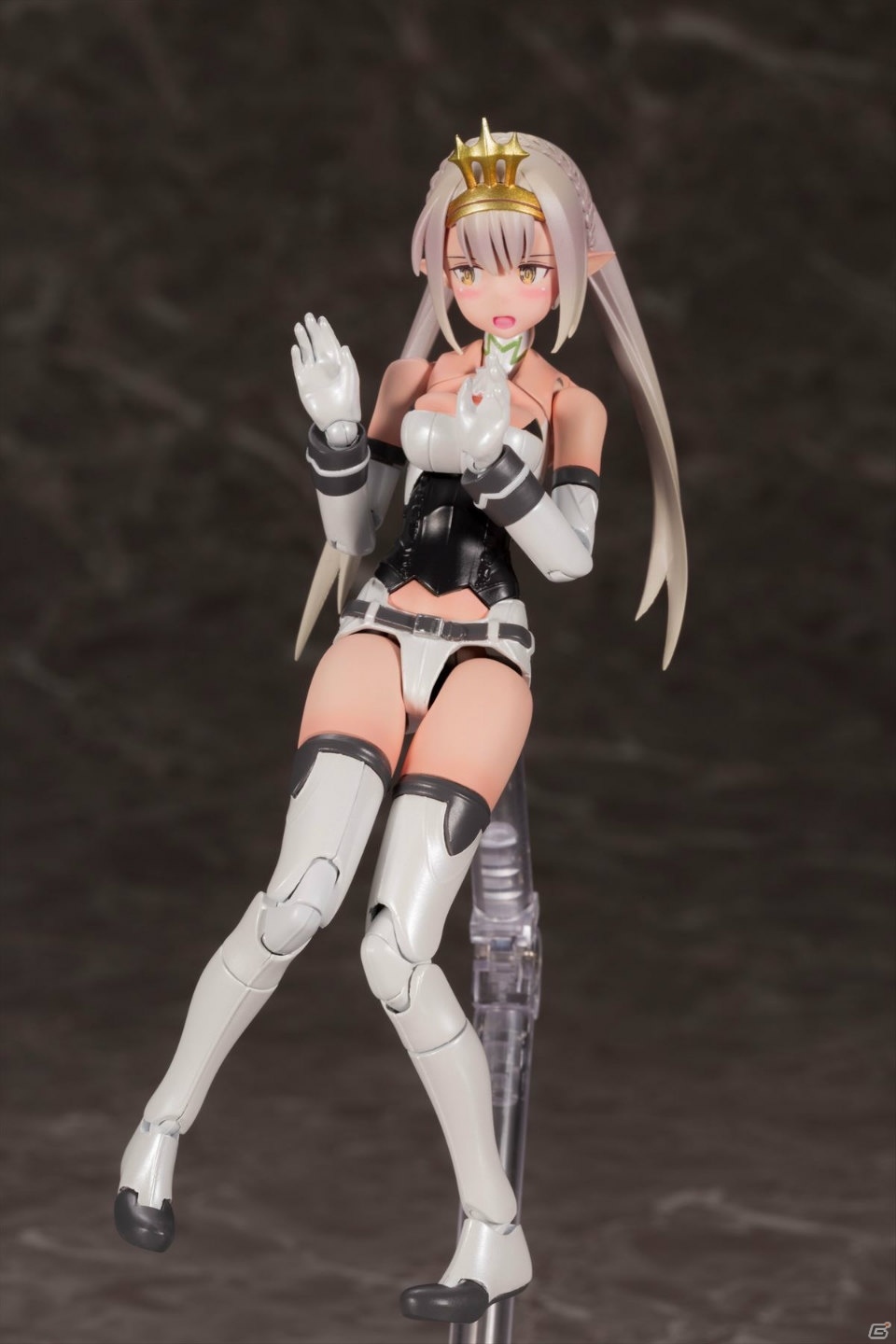 「武装神姫」×「メガミデバイス」コラボ第1弾！「猟兵型エーデルワイス」が島田フミカネ氏のデザインで登場の画像5