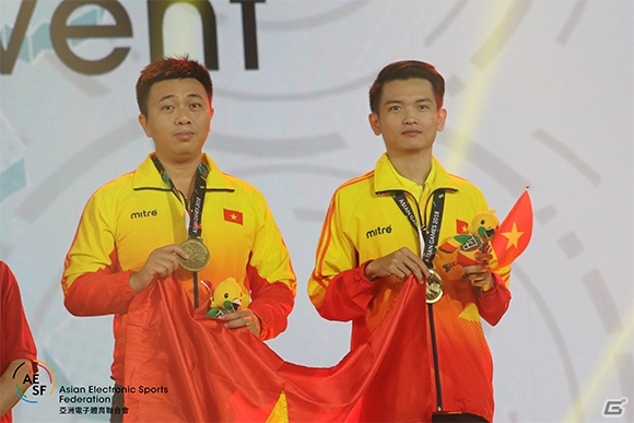アジア大会「ウイニングイレブン 2018」で日本代表の杉村直紀選手・相原翼選手が金メダルを獲得！の画像3