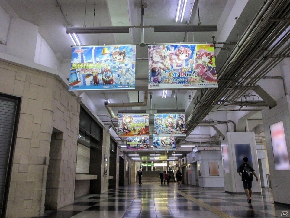 「ラブライブ！スクールアイドルフェスティバル」CYaRon！の限定広告が渋谷駅に登場！の画像2