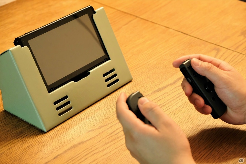 Nintendo Switchのテーブルモードを使いやすくする「SWITCH用スタンド」が発売中！の画像2