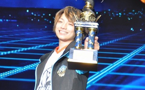 決勝戦では100万ドルの“ポセイドン”が炸裂！日本のふぇぐ選手が世界一に輝いた「Shadowverse World Grand Prix 2018」をレポート