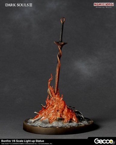 「ダークソウル」プレイヤーに束の間の安息を与える「篝火」が1/6スケールでスタチュー化！の画像1