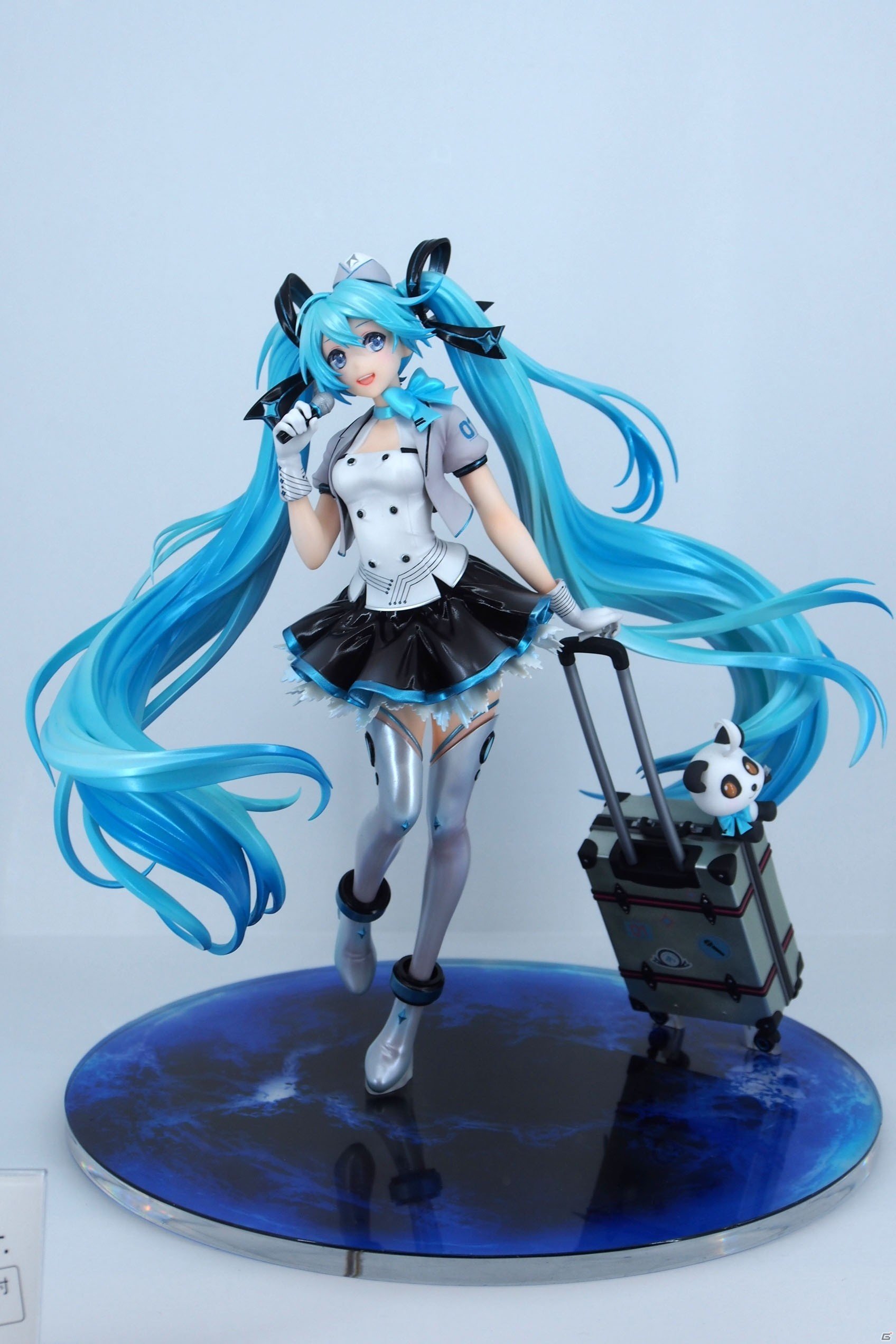 【WF2019冬】リゼロのコーナーやF:NEXの新作フィギュアが展示されたフリューブースをフォトレポート！の画像24