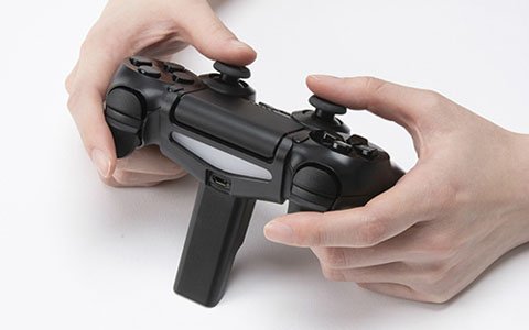 操作時の手ぶれを防いでエイミングの精度を向上！「CYBER・FPSスナイパースタンド（PS4用）」が4月27日に発売