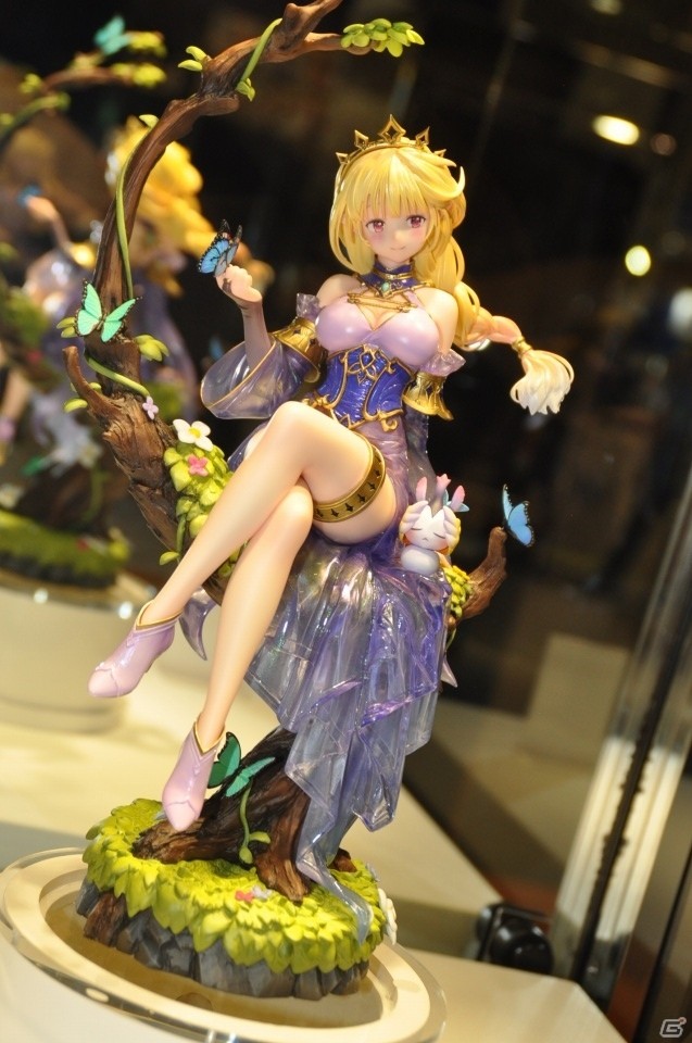 【WF2019夏】和風な衣装を纏ったセイバーオルタの原型が展示！KADOKAWA 電撃ホビーウェブなど企業ブースをフォトレポの画像87