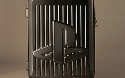 プレイステーションのロゴやマークがあしらわれた3種類のキャリーケースがヴィレヴァンオンラインに登場！