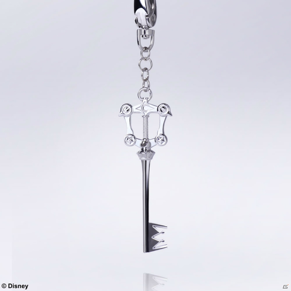 「キングダム ハーツ」の新グッズが発売決定！キャンバスポーチやキーブレードを模したキーホルダーが登場の画像15