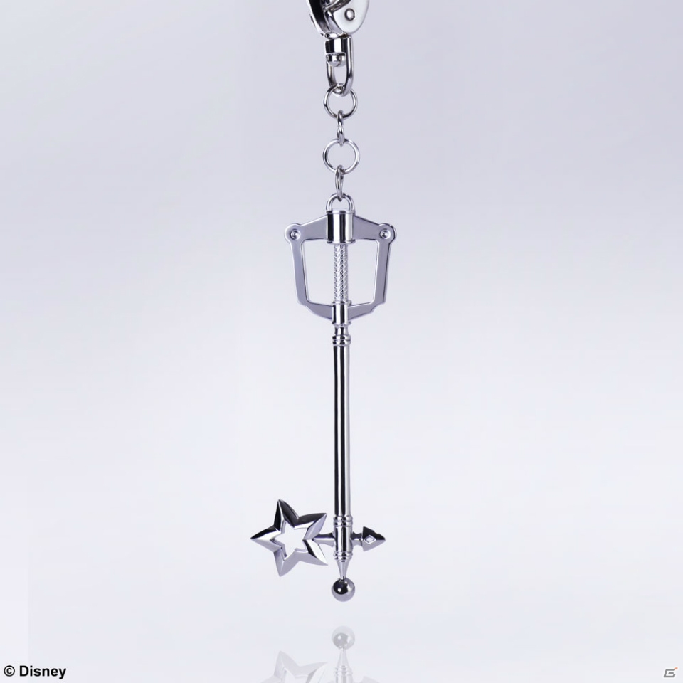 「キングダム ハーツ」の新グッズが発売決定！キャンバスポーチやキーブレードを模したキーホルダーが登場の画像17