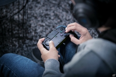 Razerの格闘ゲーム向けゲームパッド「Raion Fightpad for PlayStation4」が11月29日に発売！の画像1