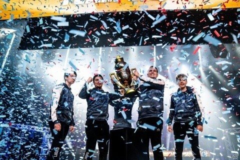 「2019クラロワリーグ 世界一決定戦」世界チャンピオンに輝いたのはウェスト代表のTeam Liquid！の画像1