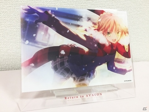 画集「Return to AVALON -武内祟Fate ART WORKS-」のスマホスタンド付きセットが12月25日にアニメイト限定で発売！の画像3