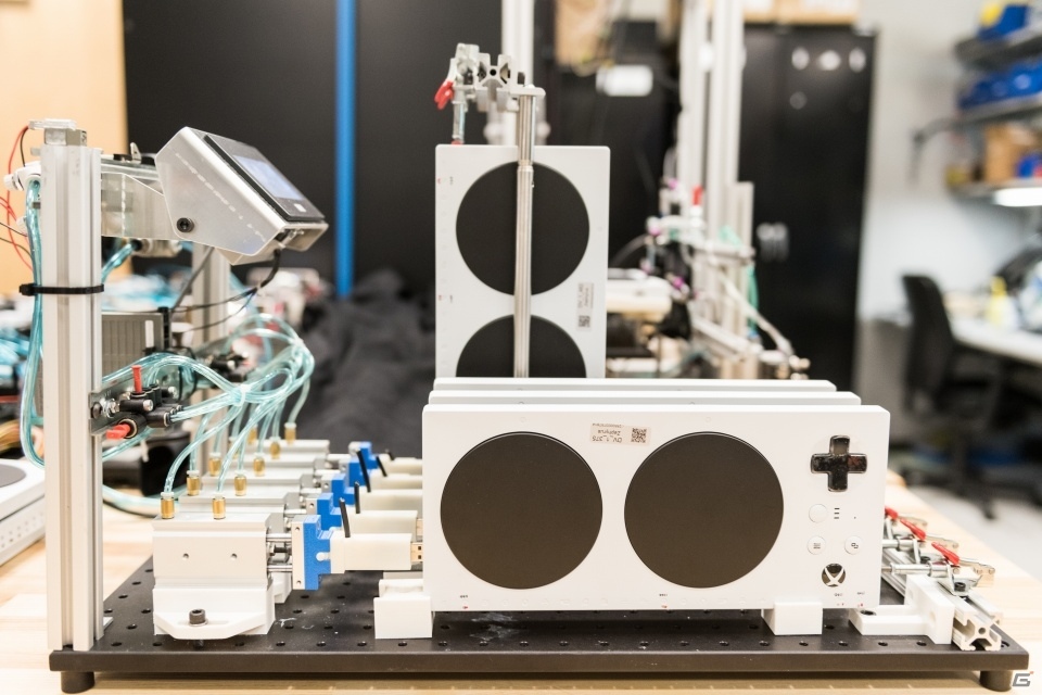重い障碍のある方でもゲームを楽しめるコントローラー「Xbox Adaptive Controller」が数量限定で発売の画像29