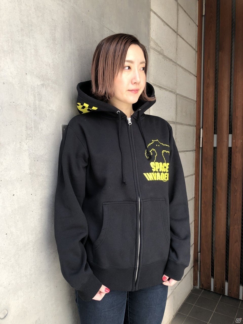 「スペースインベーダー」がZIPパーカになって登場！ブラックボディにイエローのシンプルなデザインの画像3