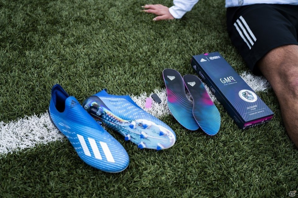 「EA SPORTS FIFA Mobile サッカー」と連動するインソール「adidas GMR」が発売！の画像2