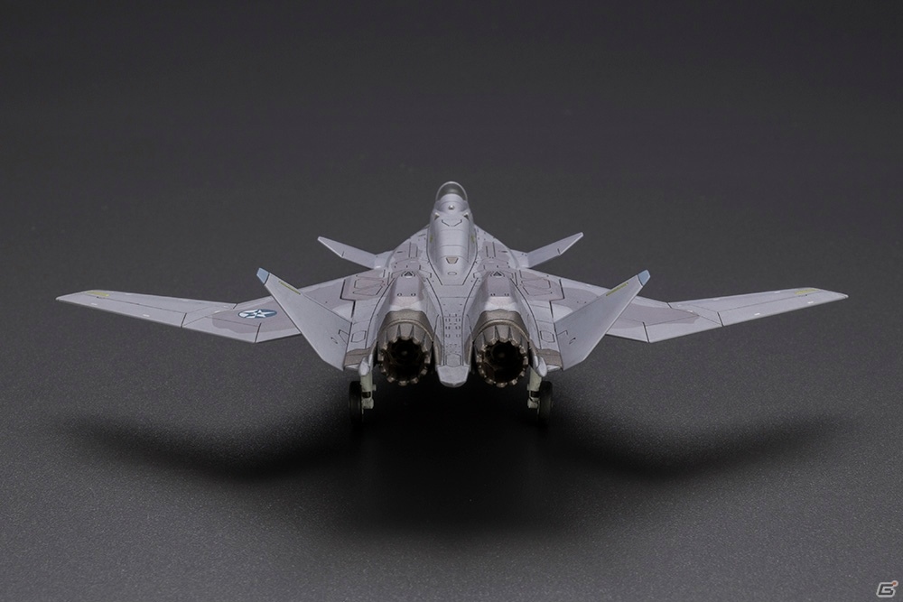 「エースコンバット7 スカイズ・アンノウン」に登場する架空機「X-02S」がプラモデル化！の画像2