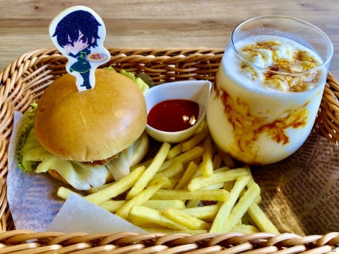“大人かわいい”グッズやフードが盛りだくさん！カプコンカフェ×「コードギアス 反逆のルルーシュ」コラボの試食会レポートをお届けの画像2