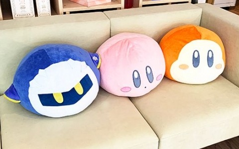 キュートなフォルムに癒される「星のカービィ」のクッションが登場！ワドルディやメタナイトもラインナップ