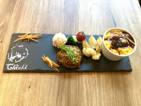 ディッシュプレートやステンドグラス風のパフェも！カプコンカフェ×「囚われのパルマ」コラボ・試食会レポートの画像8