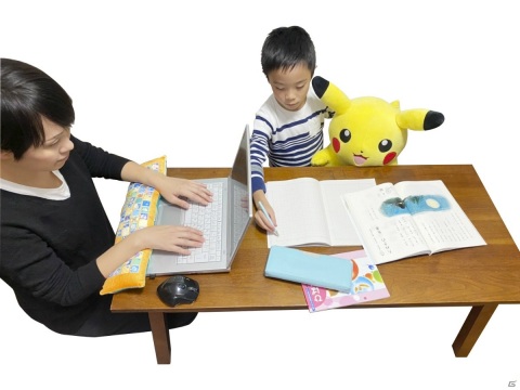 テレワークに相棒を！ピカチュウのぬいぐるみ型PCクッションとアームレストのセットが登場の画像9