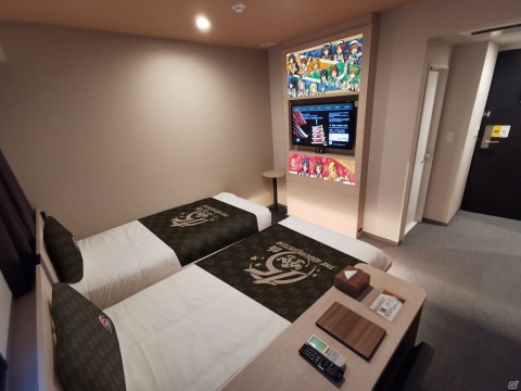 落ち着いた雰囲気の中でアイドルたちの姿を楽しむ―「変なホテルとアイドルマスター」メディア向け客室内覧をレポートの画像17