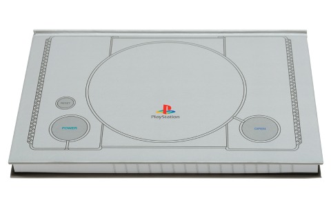 初代“PlayStation”がデザインされたノート「Notebook / PlayStation」が3月19日より順次発売！
