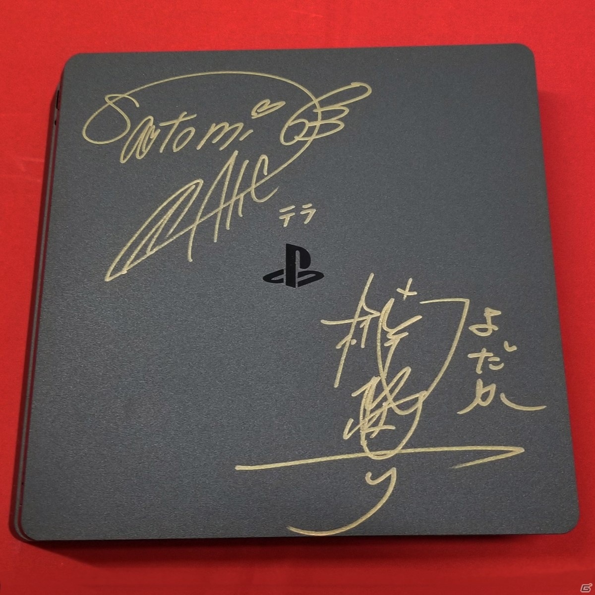 「Relayer」明坂聡美さんと楠大典さんの直筆サイン入りPS4が当たるフォロー＆RTキャンペーンが開催！の画像2