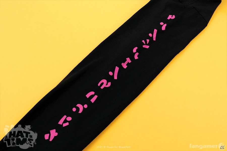 時間のピースが散らばる宇宙をファッションに！「A Hat in Time」のロングスリーブTシャツなどが発売の画像4