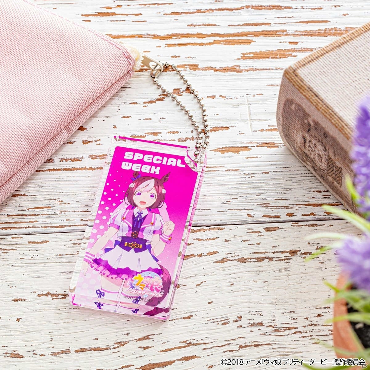 TVアニメ「ウマ娘 プリティーダービー」Tシャツや蹄鉄型キーホルダーなど5アイテムが復刻！プレミアムバンダイで予約開始の画像12